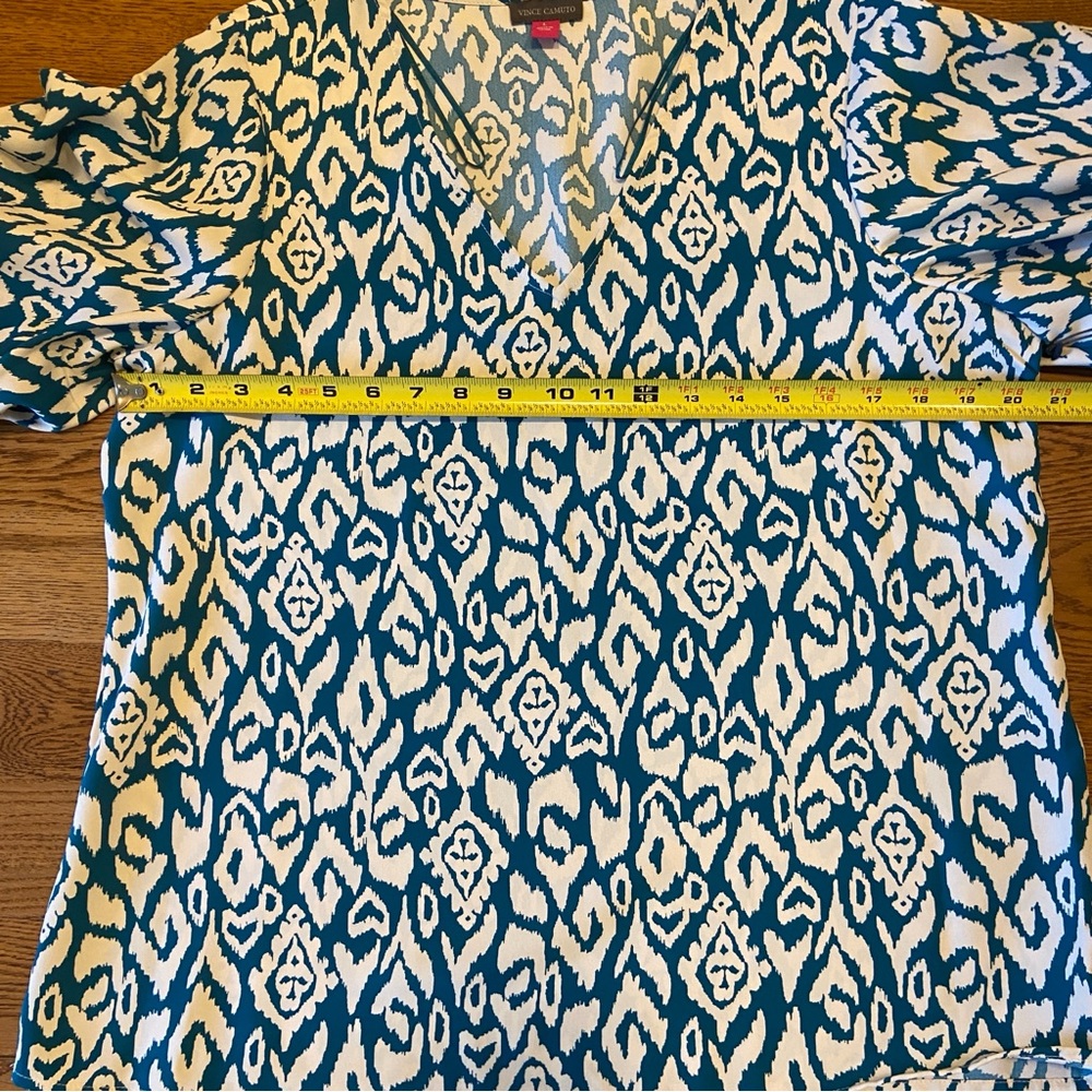 NWT- Vince Camuto long sleeve top - Picture 5 of 6